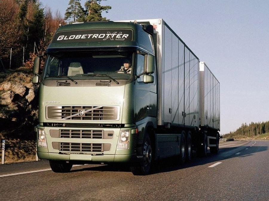  Volvo FH16 6x4 2003 года  (фото 2 из 6)